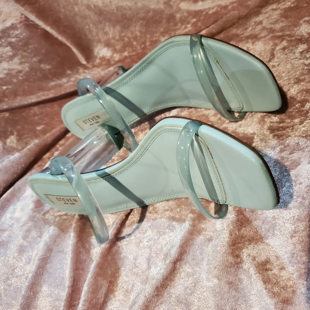 Sandals - Picture 3 of 6